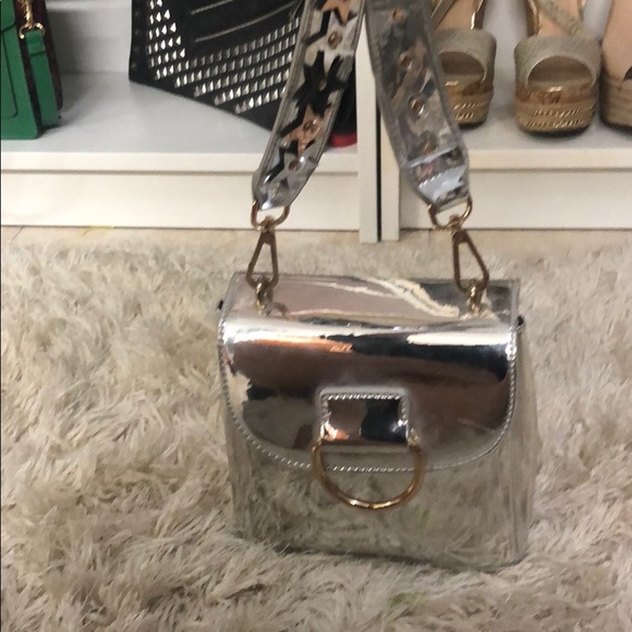 Small Bag - Picture 1 of 5